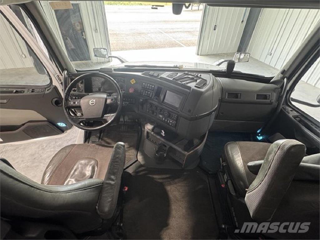 Volvo VNL860 Vetopöytäautot