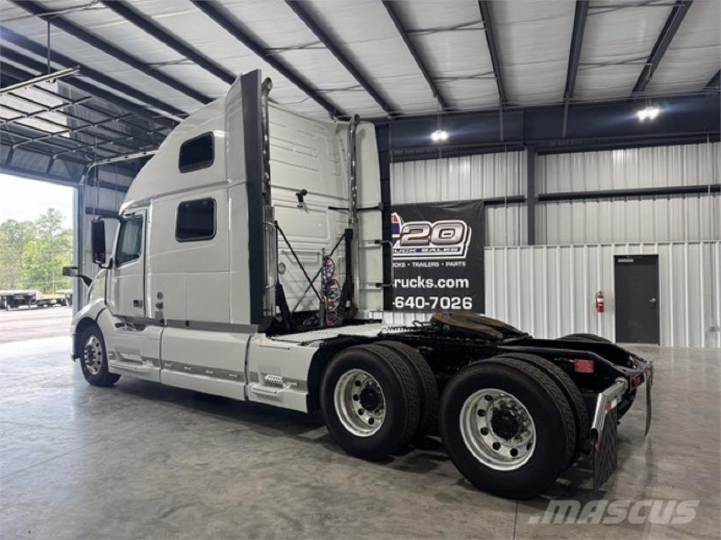 Volvo VNL860 Vetopöytäautot