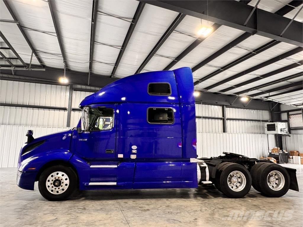 Volvo VNL860 Vetopöytäautot