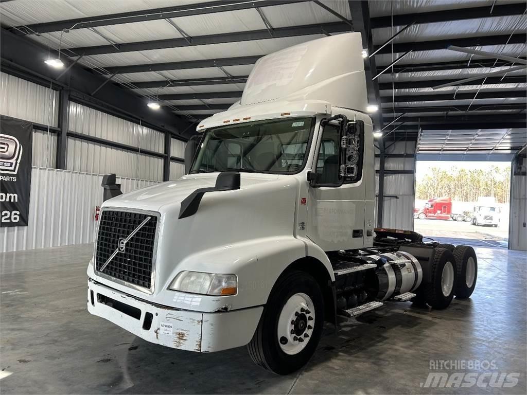 Volvo VNM Vetopöytäautot