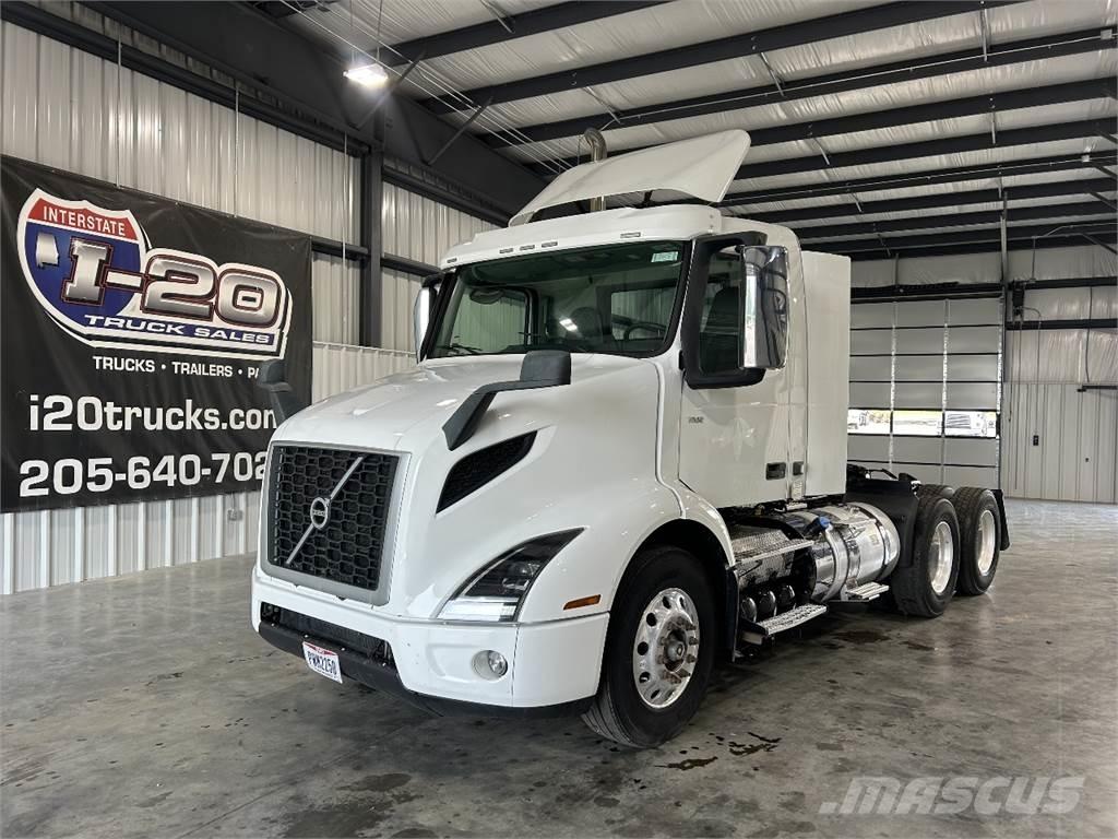 Volvo VNR64T300 Vetopöytäautot