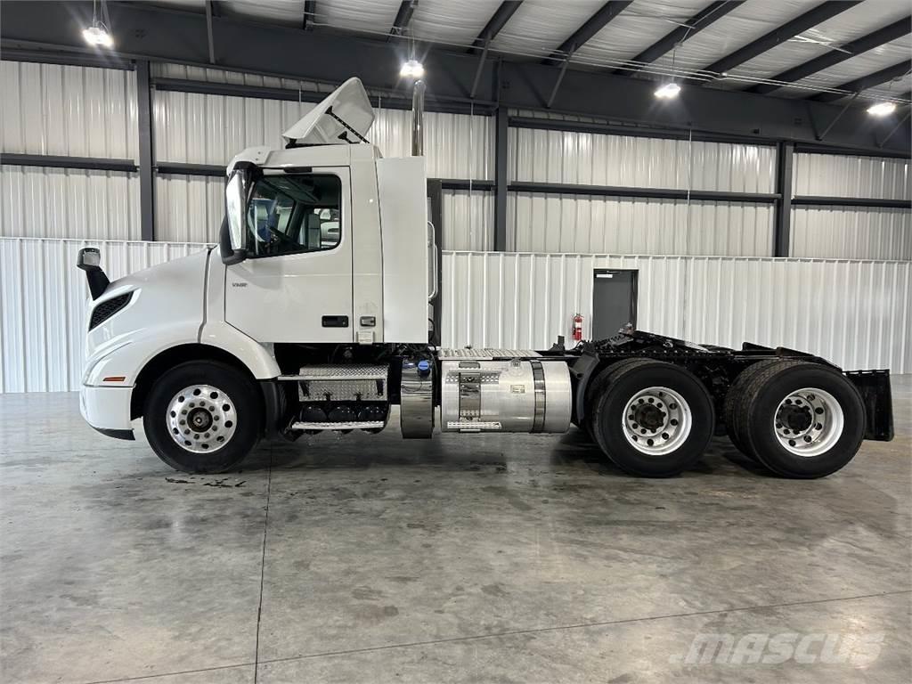 Volvo VNR64T300 Vetopöytäautot