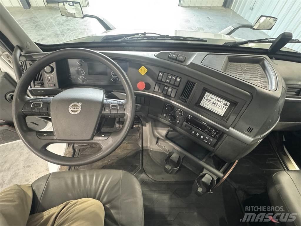 Volvo VNR64T300 Vetopöytäautot