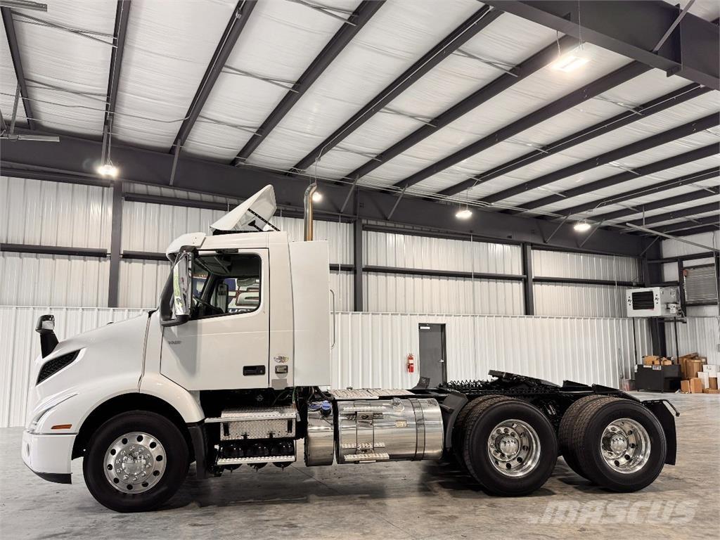 Volvo VNR64T300 Vetopöytäautot