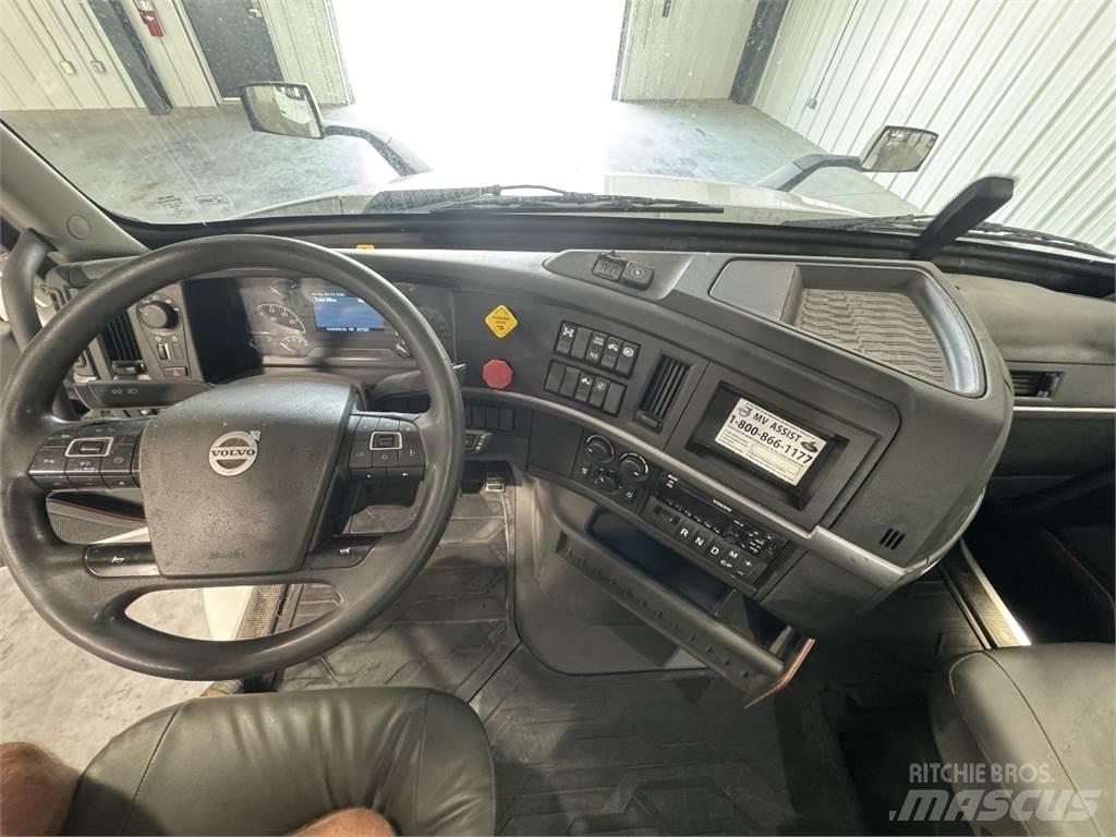 Volvo VNR64T300 Vetopöytäautot