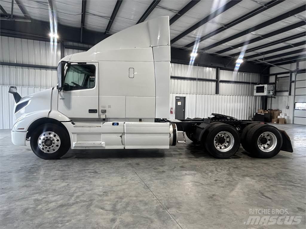 Volvo VNR64T640 Vetopöytäautot
