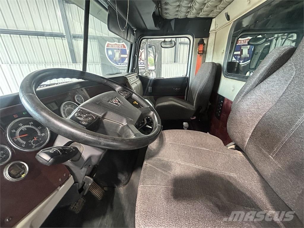Western Star 4700SF Sora- ja kippiautot