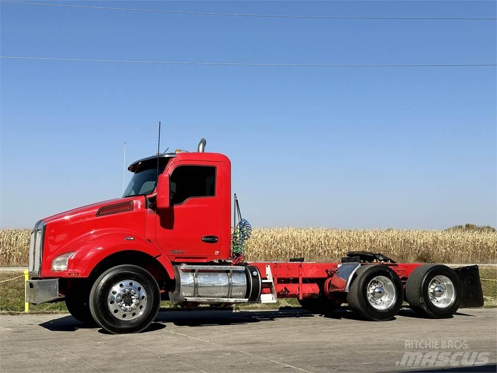 Kenworth T880 Vetopöytäautot