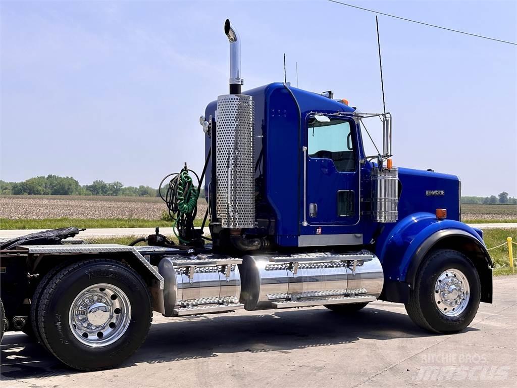 Kenworth W900 Vetopöytäautot