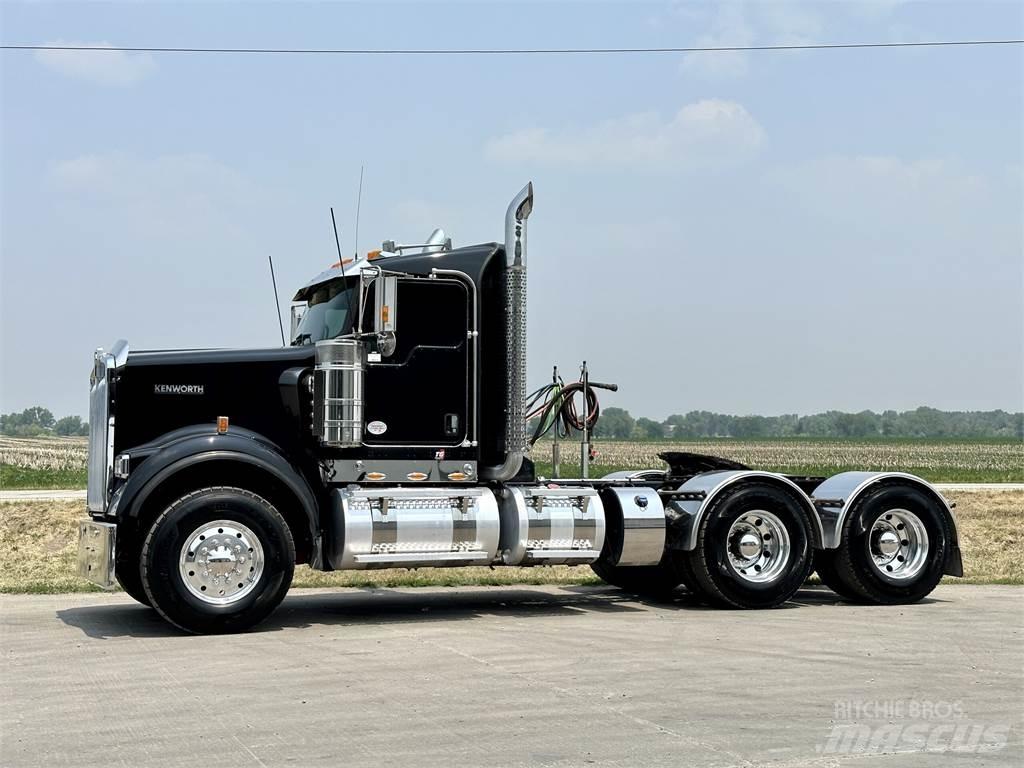 Kenworth W900 Vetopöytäautot
