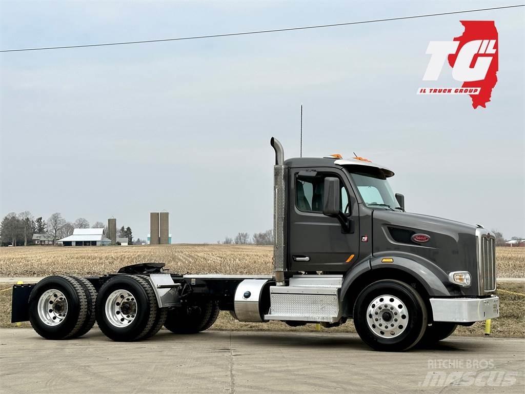 Peterbilt 567 Vetopöytäautot