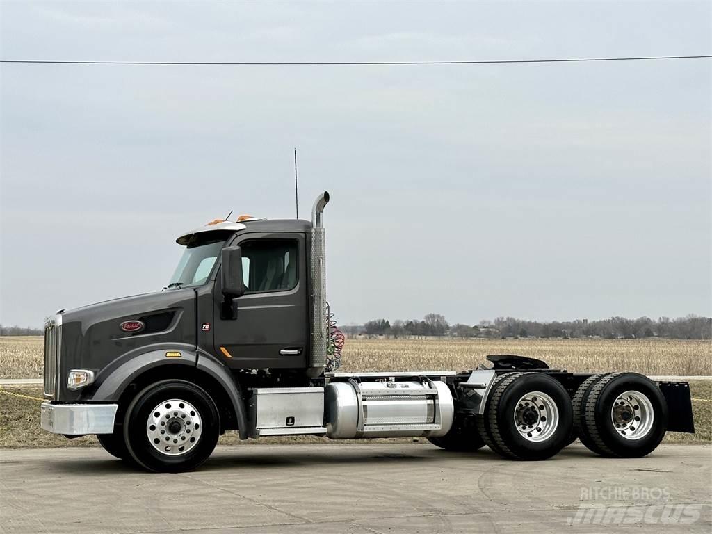 Peterbilt 567 Vetopöytäautot
