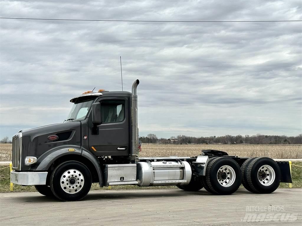 Peterbilt 567 Vetopöytäautot