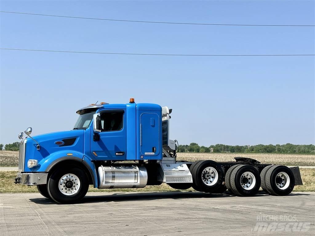 Peterbilt 567 Vetopöytäautot