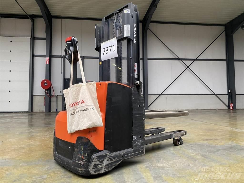 Toyota SWE200D Ajettavat pinoamisvaunut