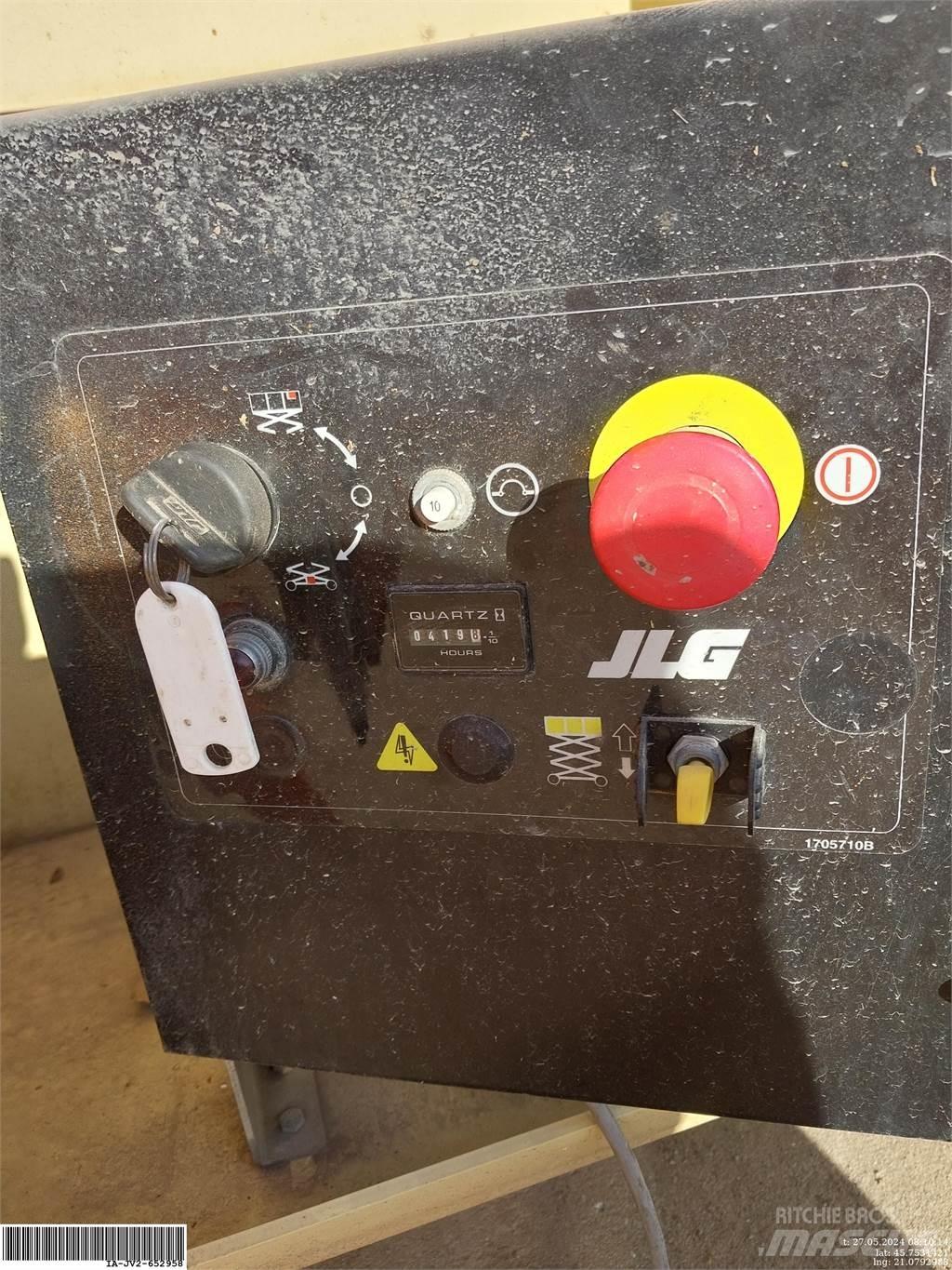 JLG 4069LE Saksilavat