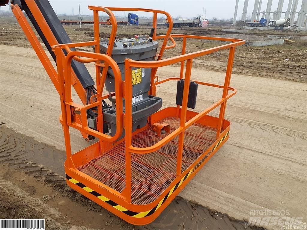 JLG 860SJ Kuukulkijat