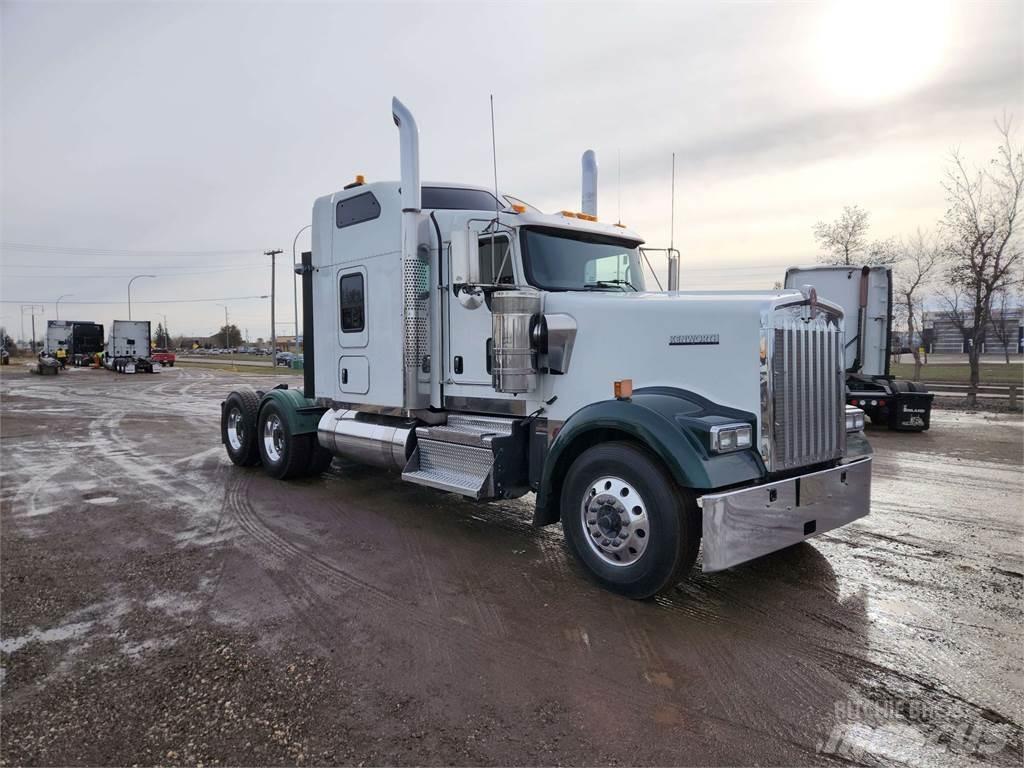 Kenworth W900L Vetopöytäautot
