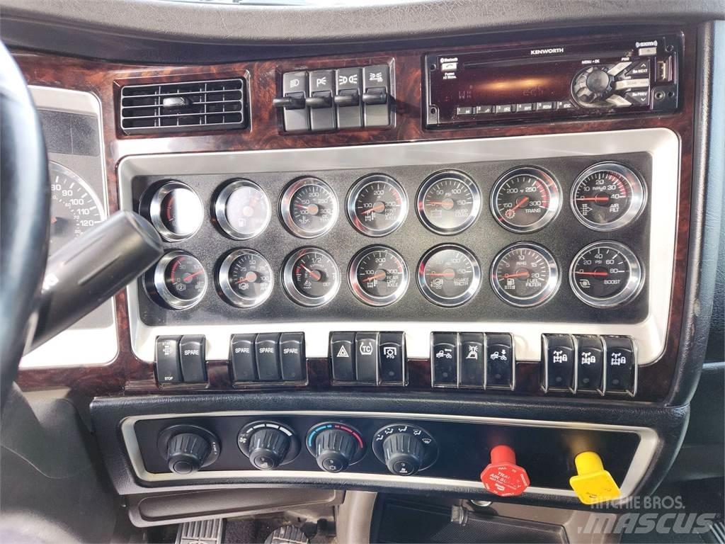 Kenworth W900L Vetopöytäautot