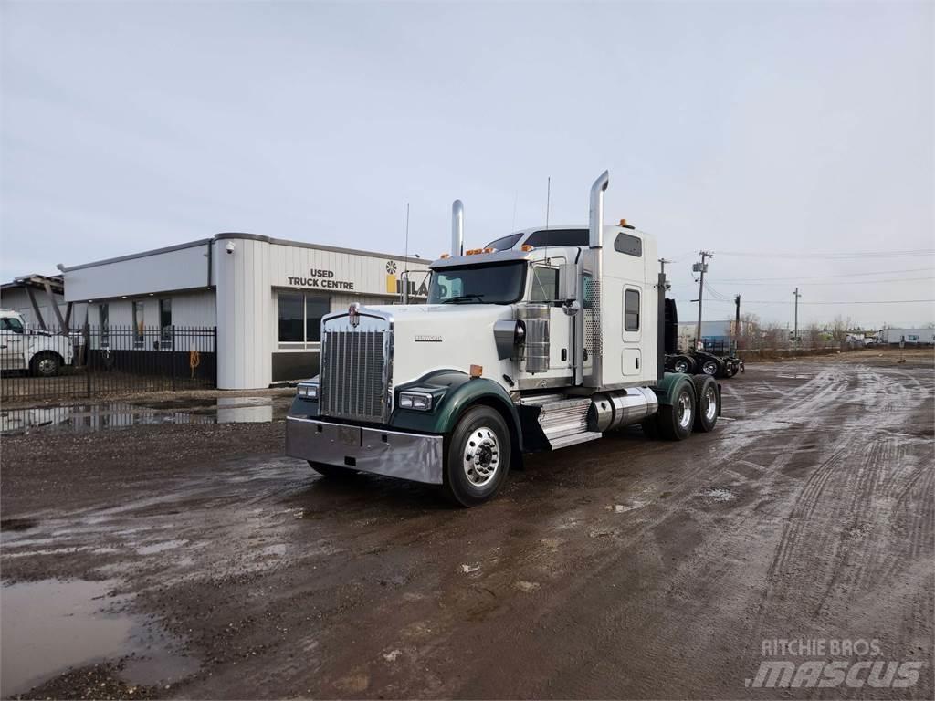 Kenworth W900L Vetopöytäautot