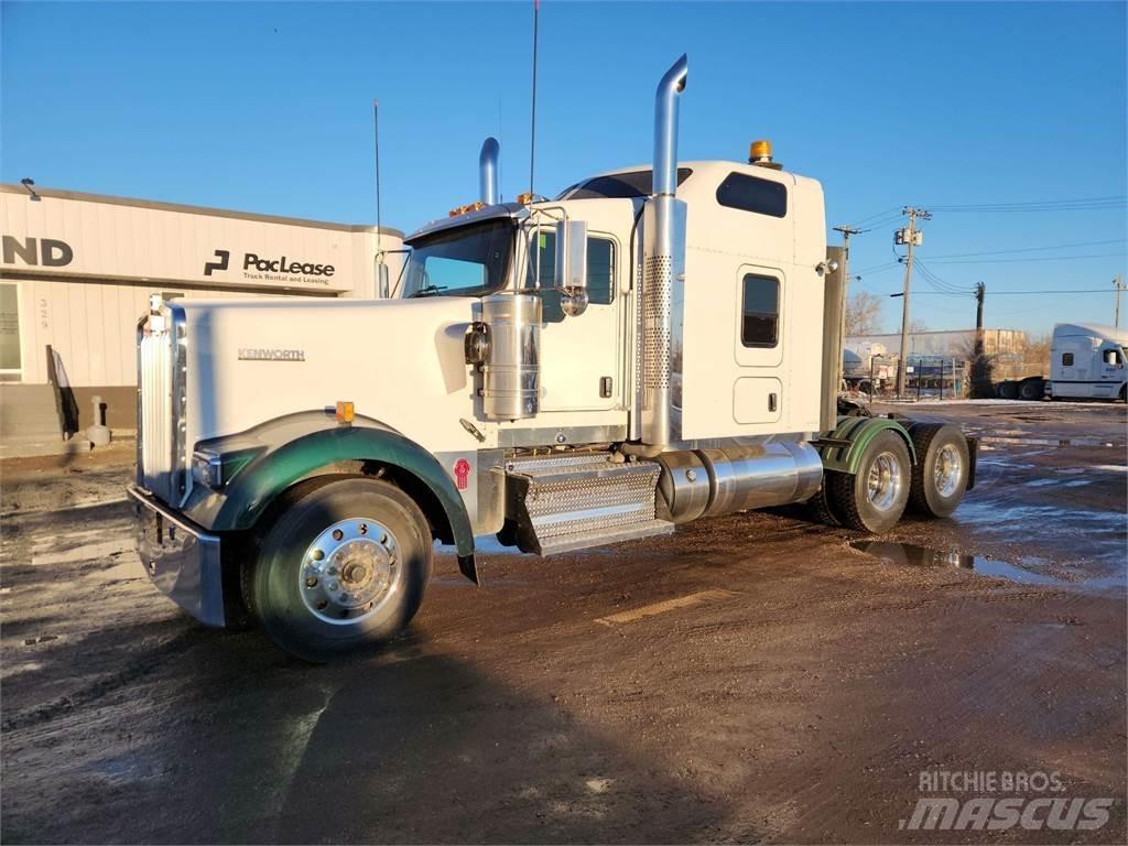 Kenworth W900L Vetopöytäautot
