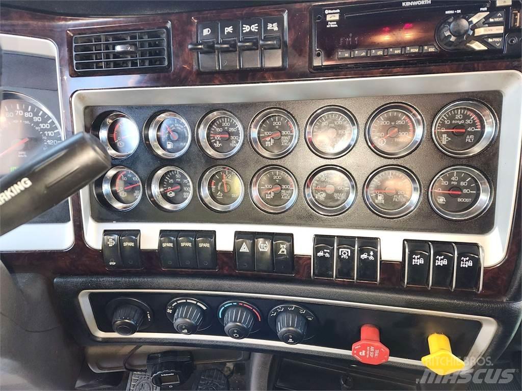 Kenworth W900L Vetopöytäautot