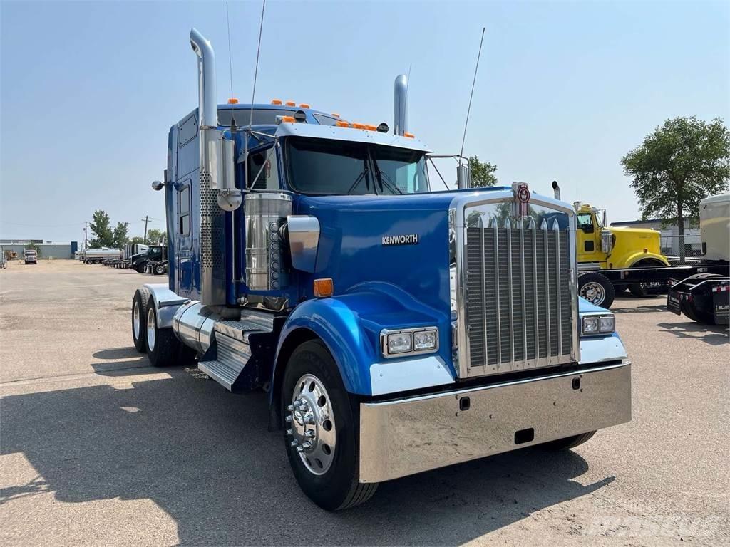 Kenworth W900L Vetopöytäautot