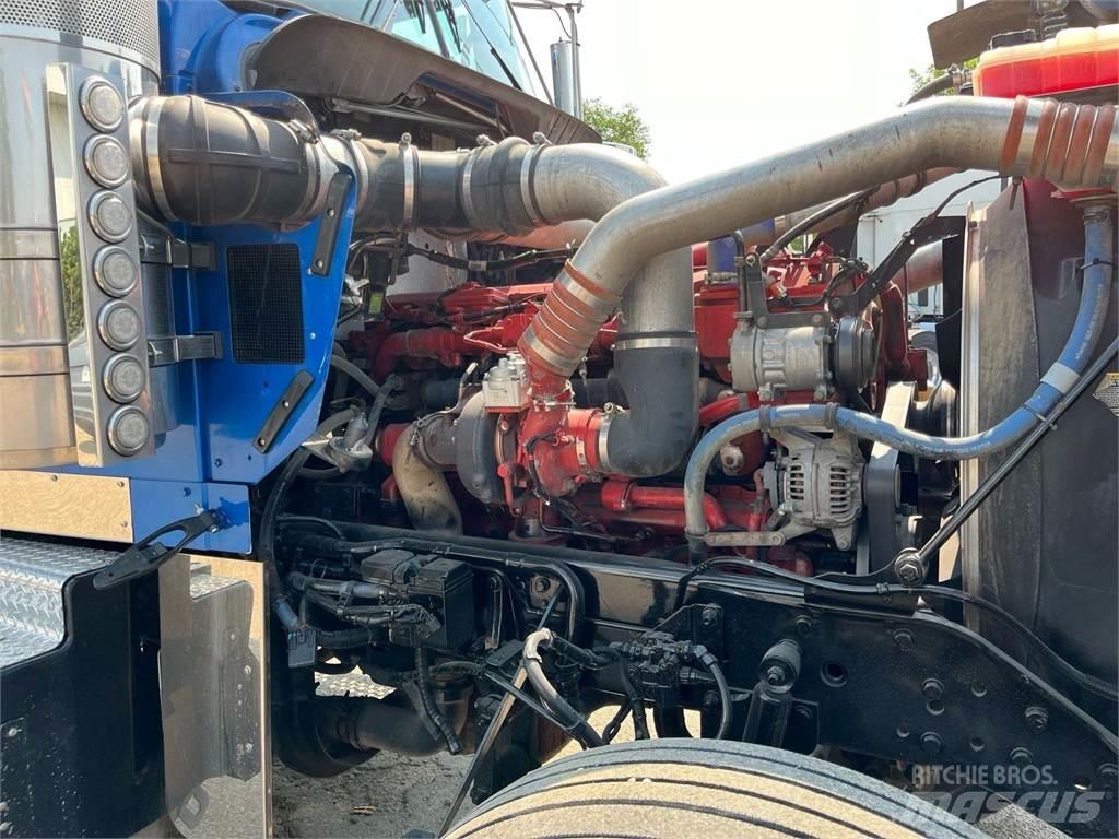 Kenworth W900L Vetopöytäautot