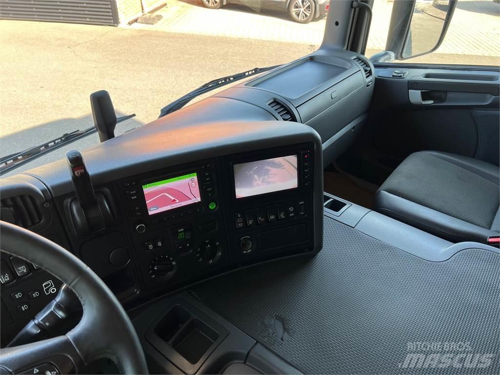 Scania P250 Umpikorikuorma-autot