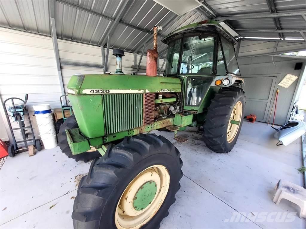John Deere 4230 Traktorit