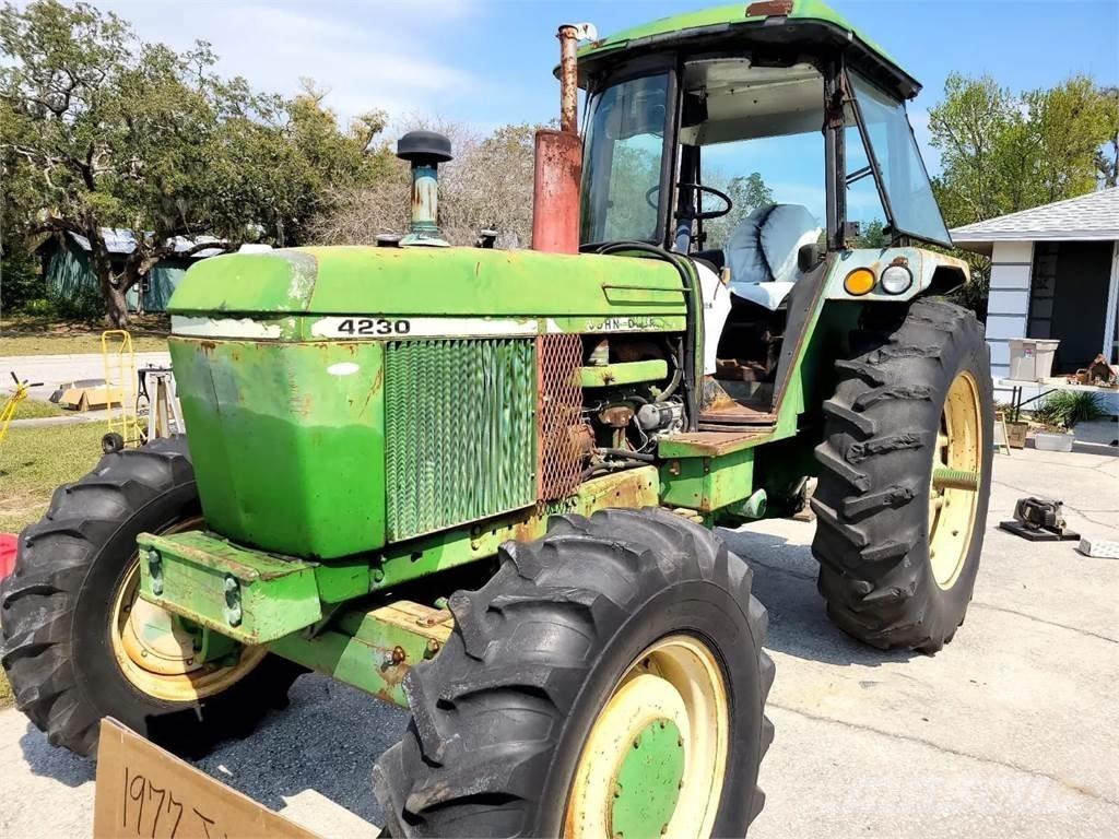 John Deere 4230 Traktorit
