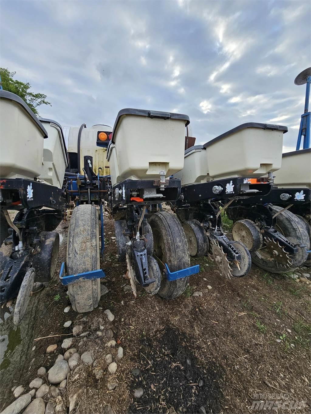 Kinze 3000 Muut