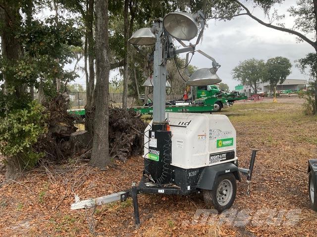 Allmand NL5000 Valopylväät