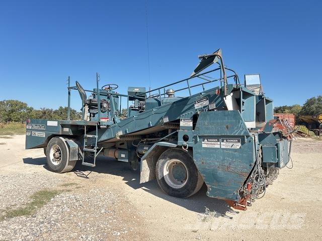  Bearcat Hiekan- ja suolanlevittimet