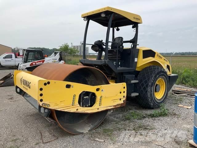 Bomag BW211D-5 Yksivalssijyrät