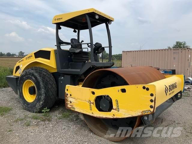 Bomag BW211D-5 Yksivalssijyrät