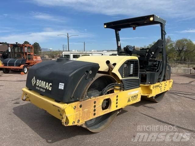 Bomag BW266AD Kumipyöräjyrät
