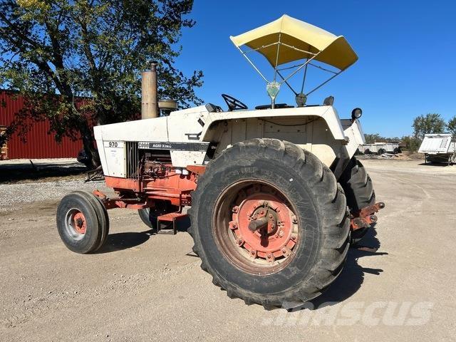 CASE 970 Traktorit