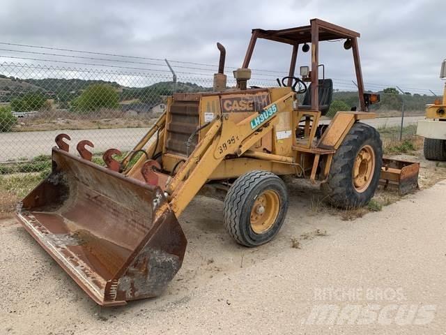 Case IH 480ELL Etukuormaimet ja kaivuulaitteet