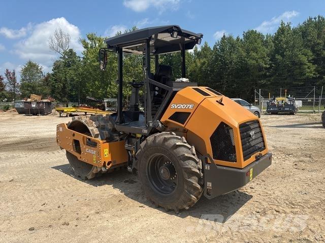 CASE SV207E Yksivalssijyrät