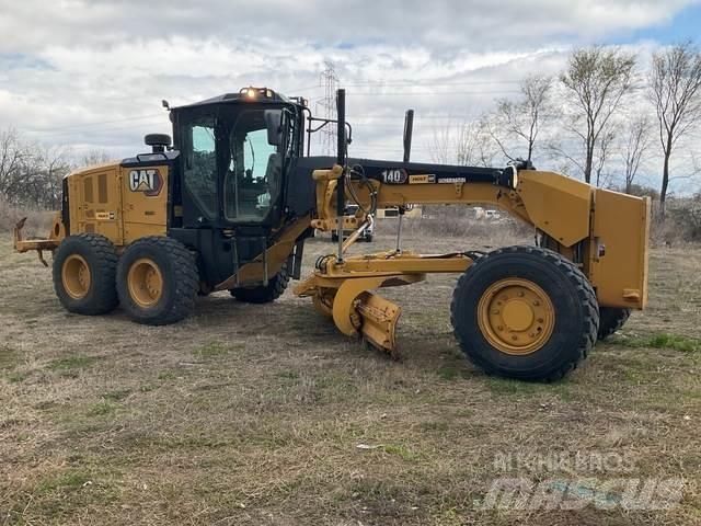 CAT 140AWD Tiehöylät