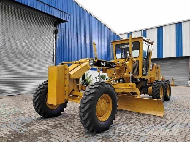 CAT 140H Tiehöylät