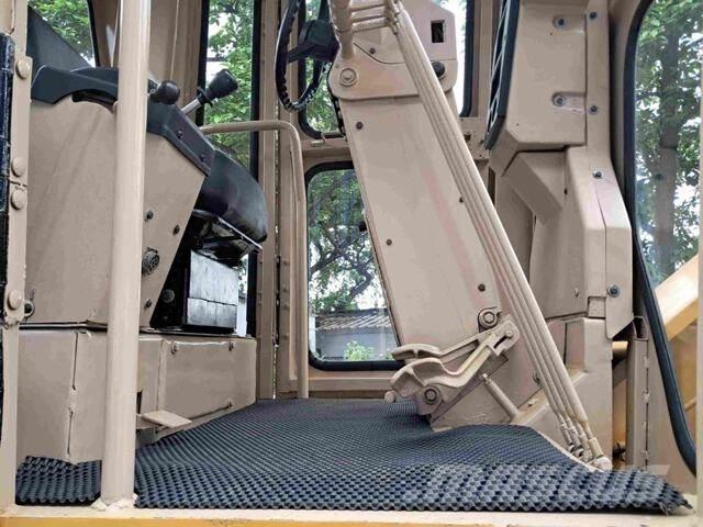 CAT 140H Tiehöylät