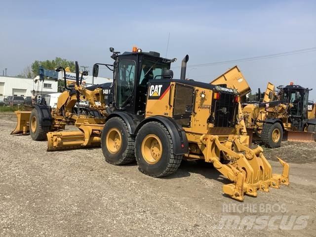 CAT 140M AWD Tiehöylät