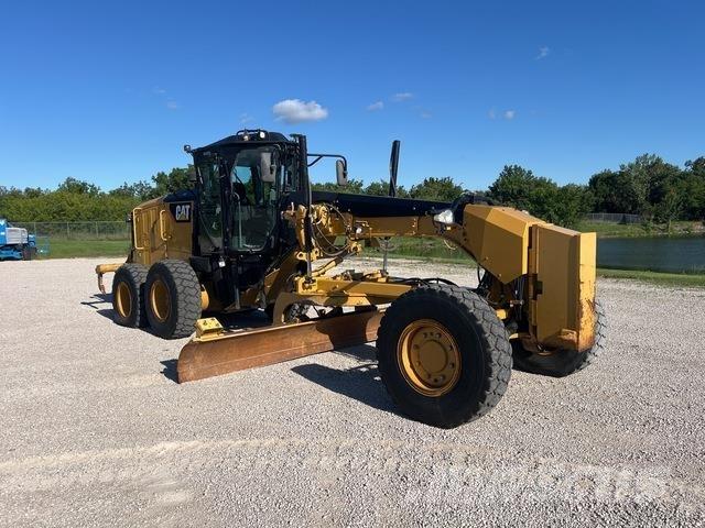 CAT 140M3 AWD Tiehöylät