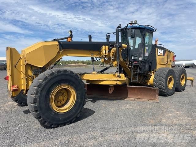 CAT 16M Tiehöylät