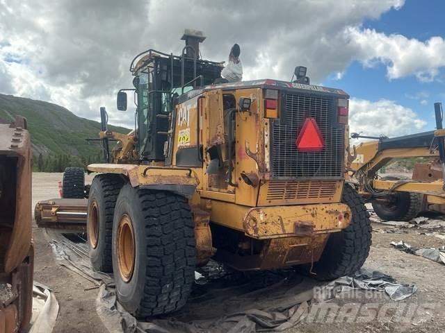 CAT 16M Tiehöylät