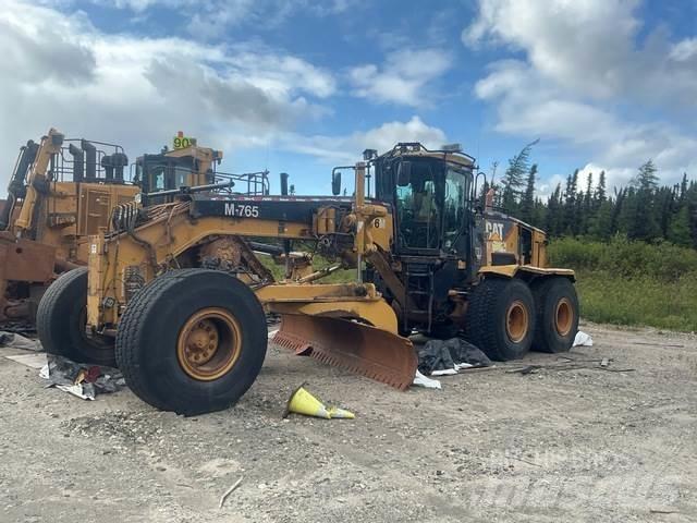 CAT 16M Tiehöylät