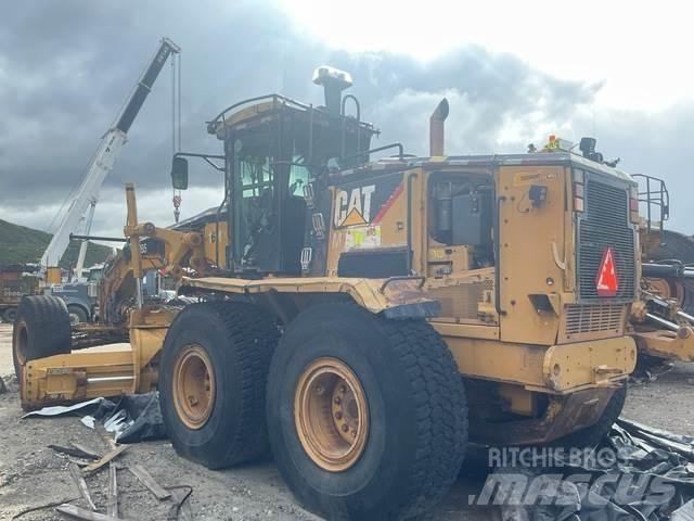 CAT 16M Tiehöylät
