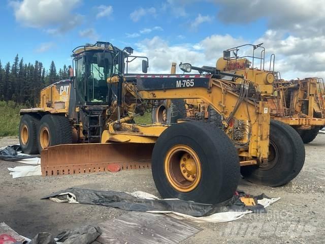 CAT 16M Tiehöylät